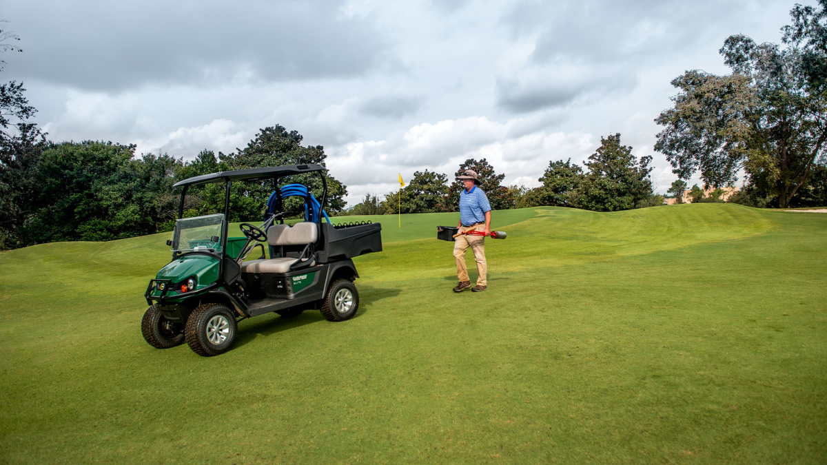 Cushman Hauler 800X Golf Utility Vehicle