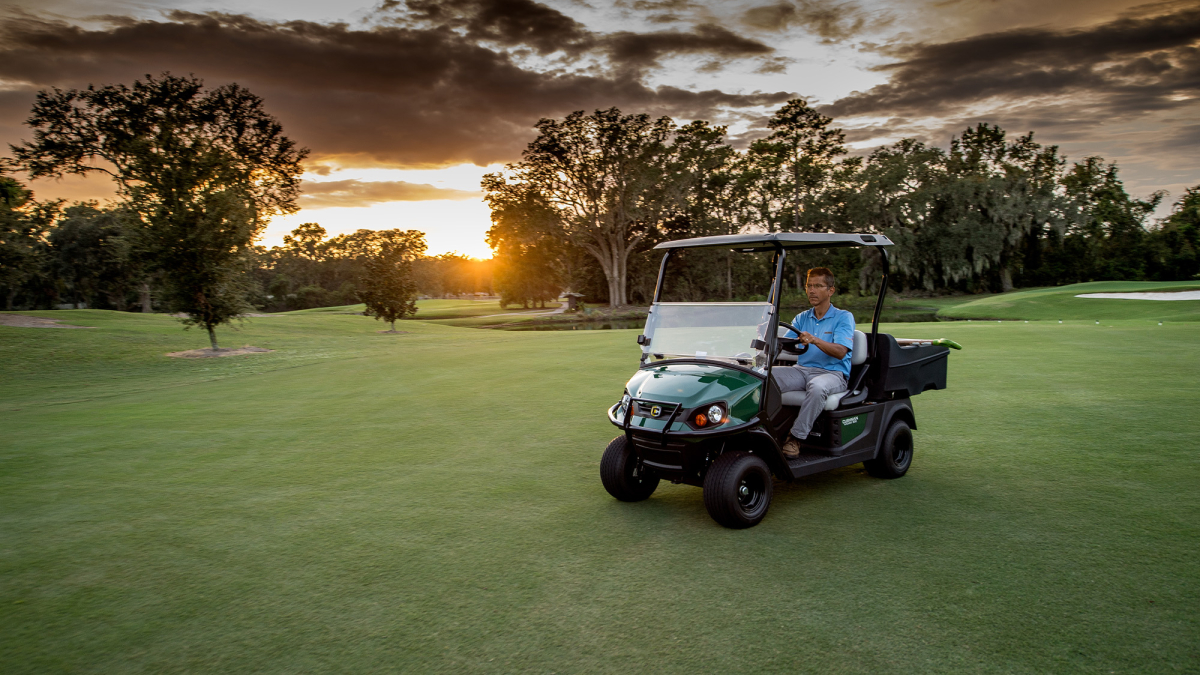 Cushman Hauler 800 Golf Utility Vehicle