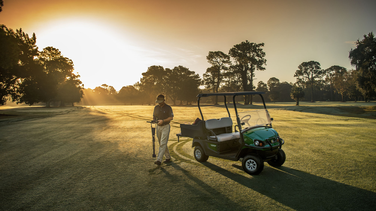 Cushman Hauler 800 Golf Utility Vehicle