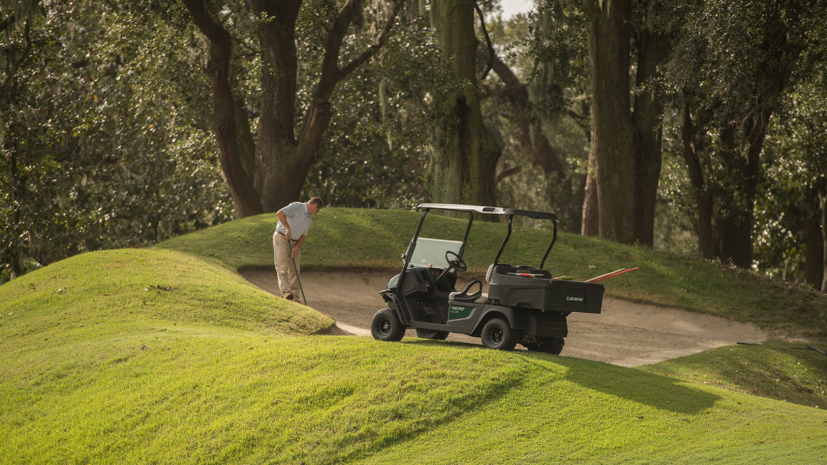 Cushman Hauler 800 Golf Utility Vehicle